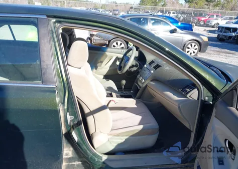 2011 Toyota Camry Le z USA, uszkodzony, nr VIN 4T1BF3EK5BU647245